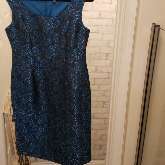 Dress - Picture 2 of 5